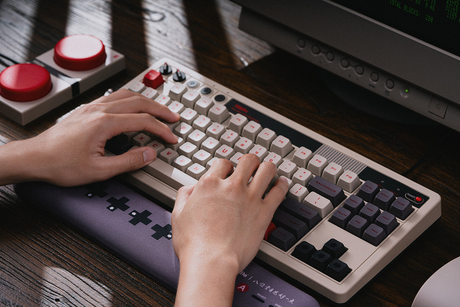 8Bitdo Retro Mechanical Keyboa - Retro Gaming Setup บทวิจารณ์และราคา